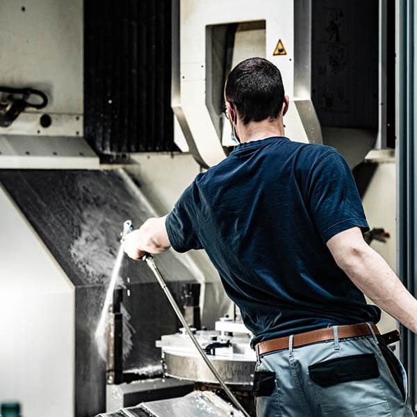 With our high-precision optical components, we supply companies from the automotive, medical and sensors industries.