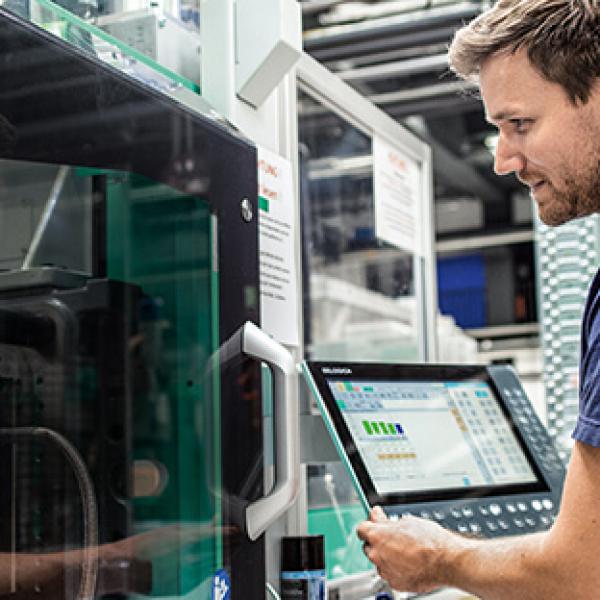 Discover our interesting job opportunities in a sustainably growing company.