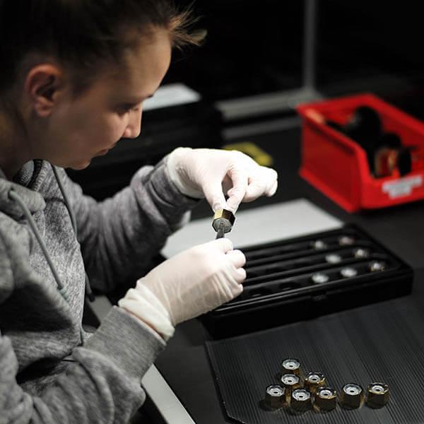 Einblick in die Gold-Bedampfung