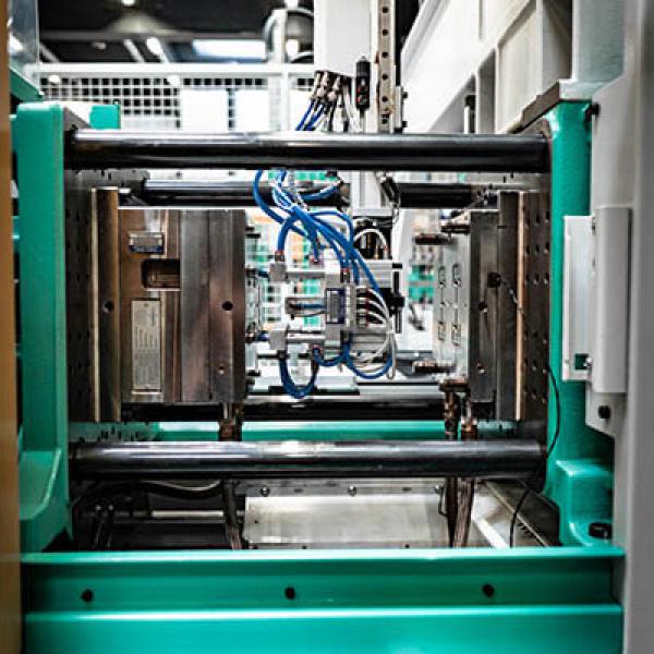 Injection molding allows for a cost-efficient production of highly precise plastic lenses.